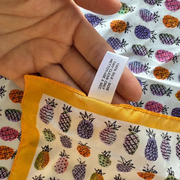 Alberta Ferretti Multicolor Pineapple Scarf/ Pocket Square or Tea Cloth - Picture 4 of 10